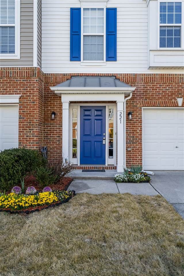 221 Ruby Walk Dr, Morrisville, NC 27560