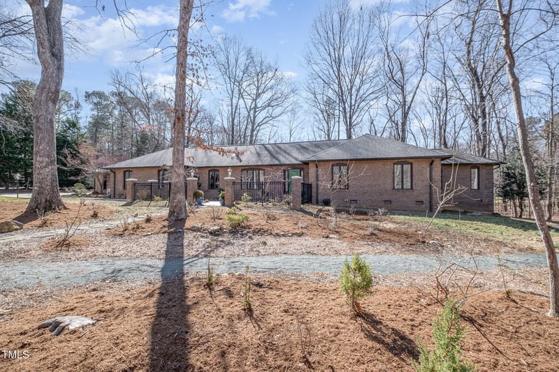 221 Saddle Ridge Rd, Chapel Hill, NC 27514