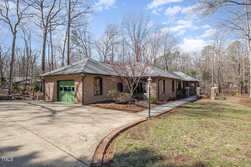 221 Saddle Ridge Rd, Chapel Hill, NC 27514