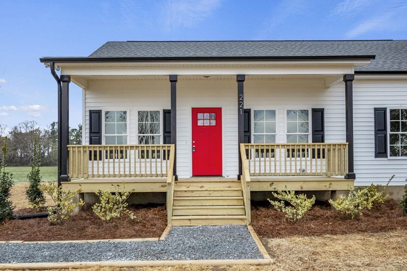 221 Shadowood Rd, Benson, NC 27504