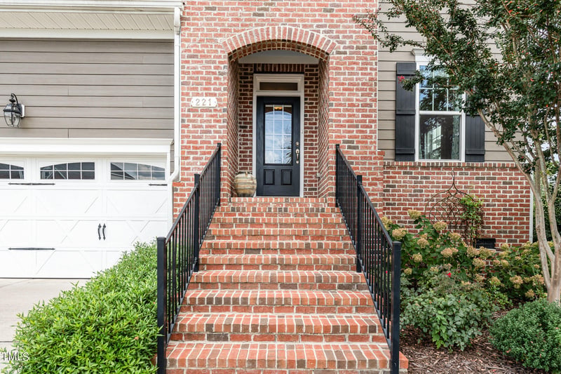 221 Tazwell Hall Ln, Wake Forest, NC 27587