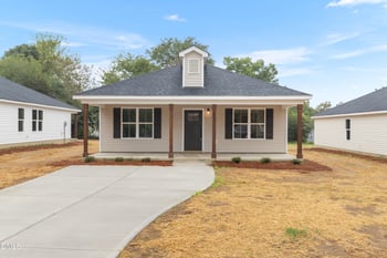 221 Washington St, Coats, NC 27521