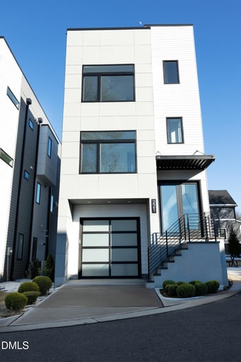 221 Woodsborough Pl, Raleigh, NC 27601