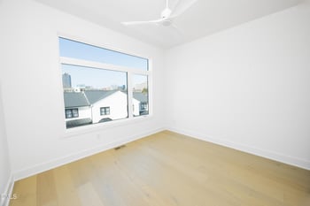 221 Woodsborough Pl, Raleigh, NC 27601