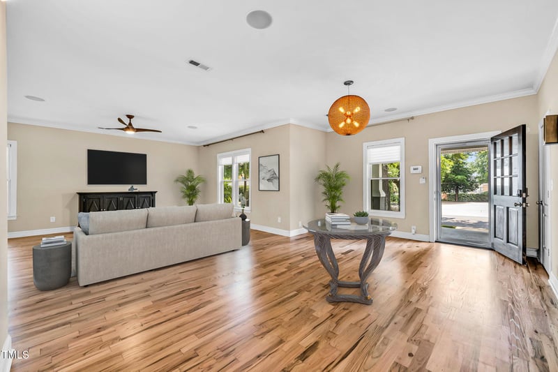 2210 Bedford Ave, Raleigh, NC 27607