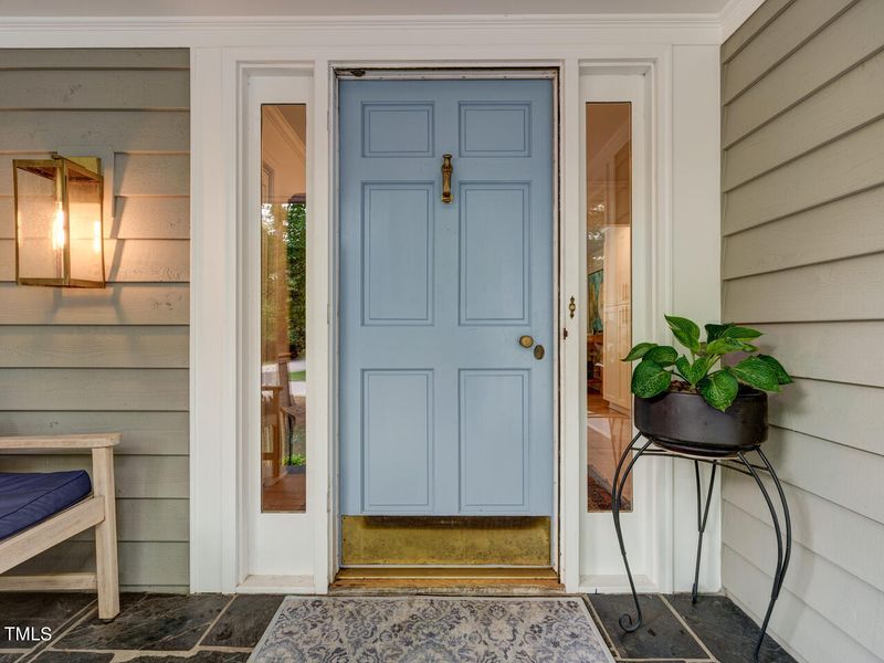 2210 Ridgefield Dr, Chapel Hill, NC 27517