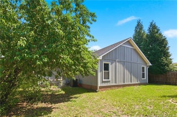 2210 Twinflower Ct, Fayetteville, NC 28304