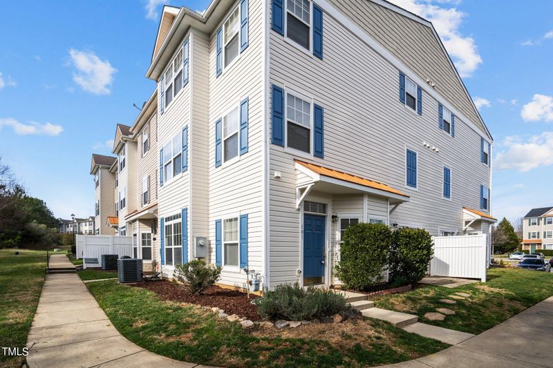 2210 Valley Edge Dr #101, Raleigh, NC 27614