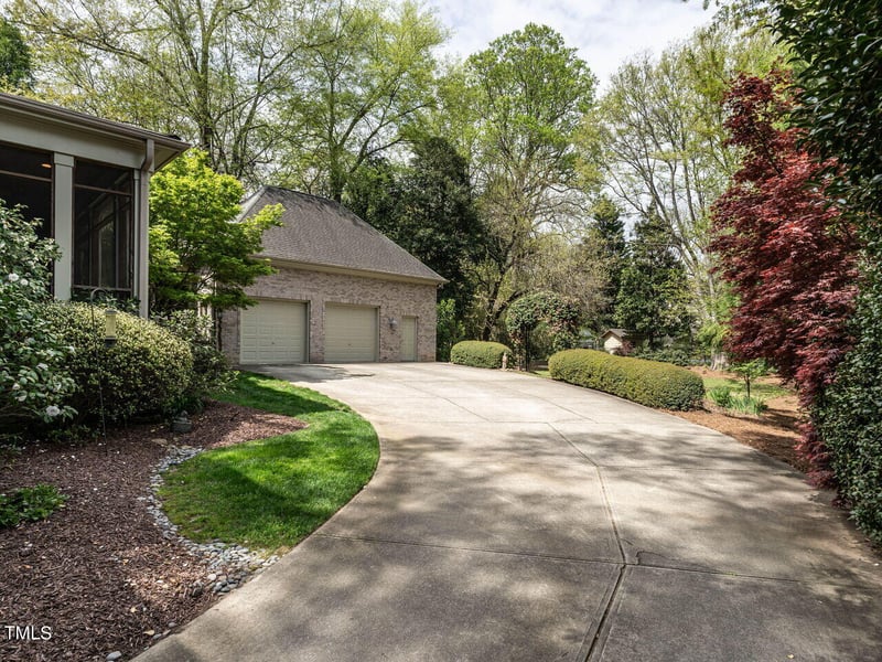 2211 Oxford Rd, Raleigh, NC 27608
