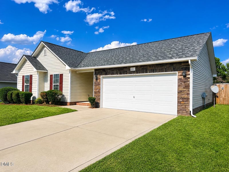 2211 Puffin Pl, Fayetteville, NC 28306