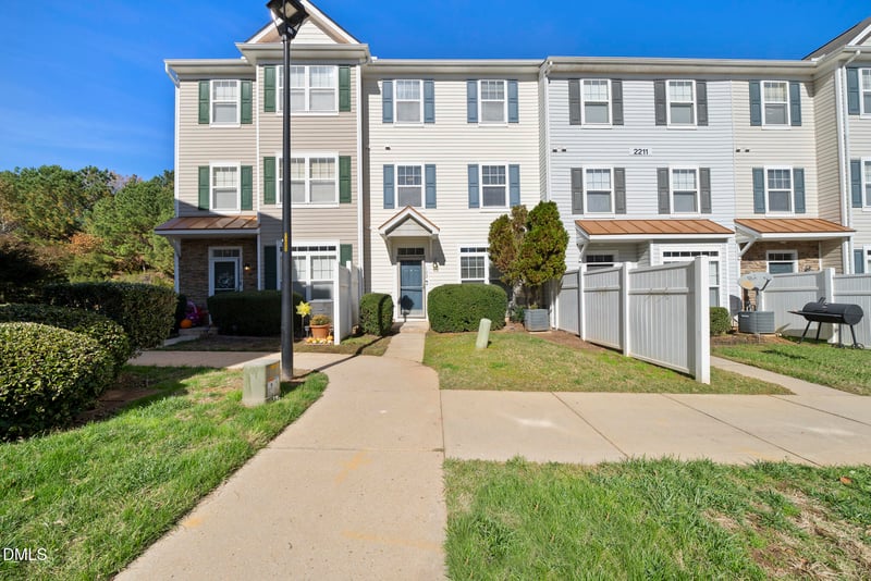 2211 Raven Rd #102, Raleigh, NC 27614