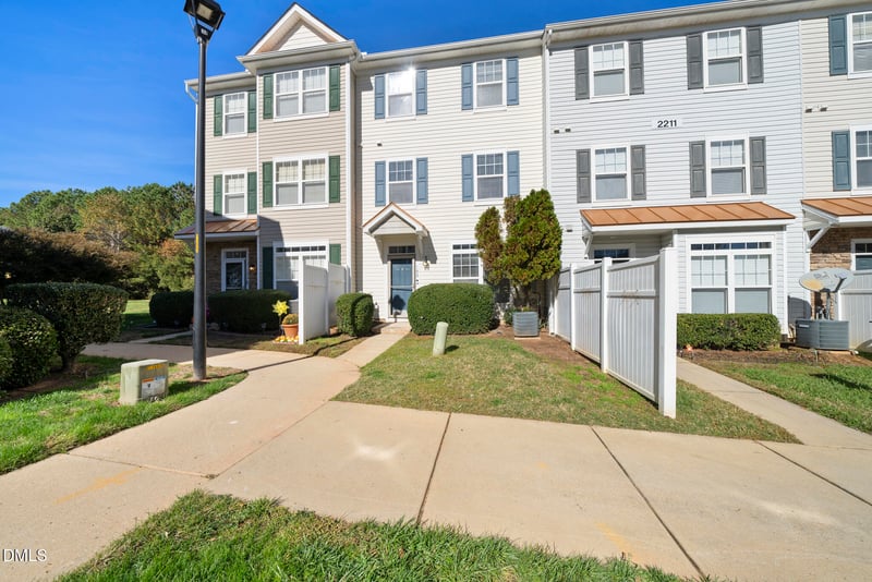 2211 Raven Rd #102, Raleigh, NC 27614