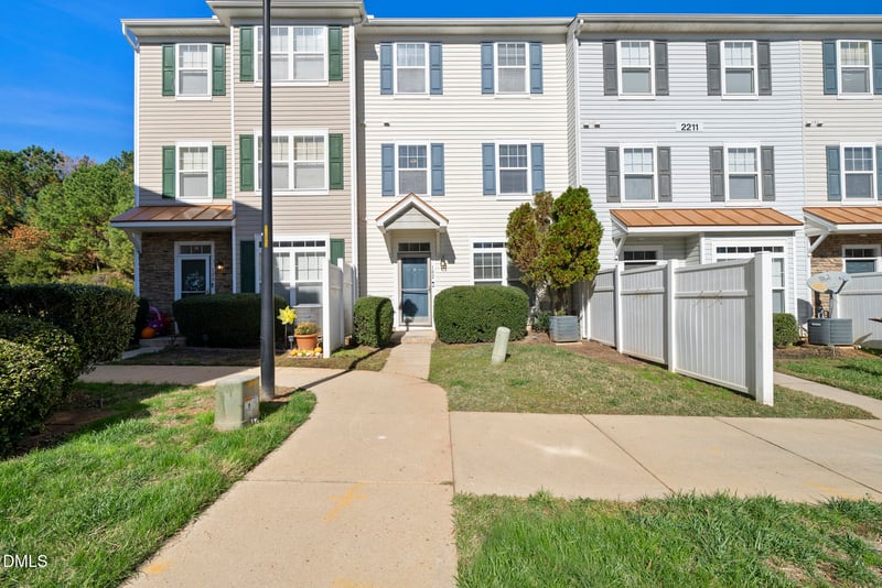 2211 Raven Rd #102, Raleigh, NC 27614
