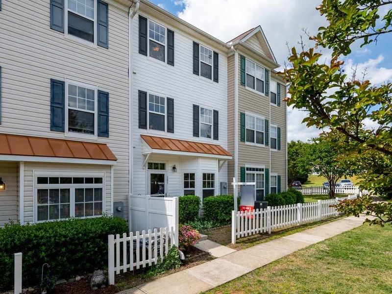2211 Valley Edge Dr #103, Raleigh, NC 27614