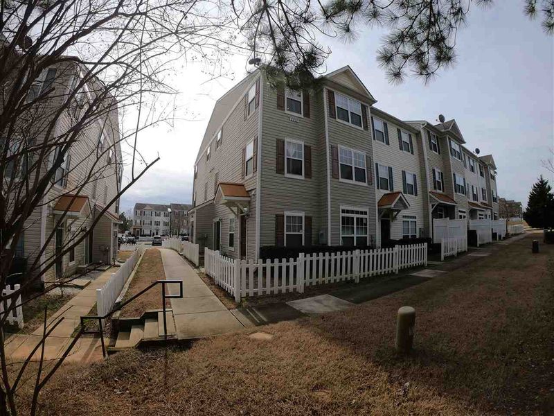 2211 Valley Edge Dr #111, Raleigh, NC 27614