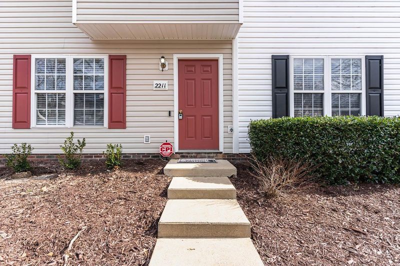 2211 Violet Bluff Ct, Raleigh, NC 27610