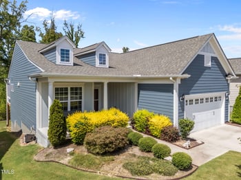 2212 Bloomsbury Manor Dr, Durham, NC 27703