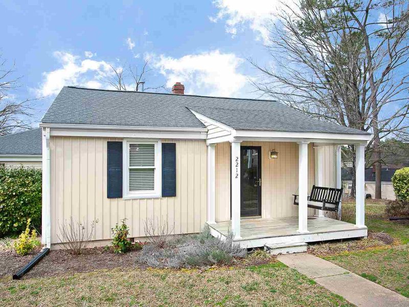 2212 Brewer St, Raleigh, NC 27608