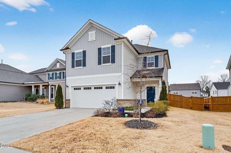 2212 Fairway Green Dr, Fuquay Varina, NC 27526