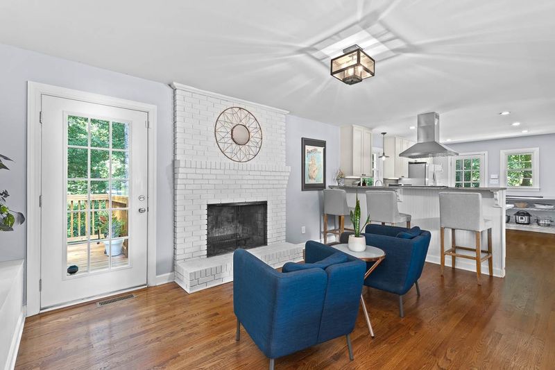 2212 Hillock Dr, Raleigh, NC 27612