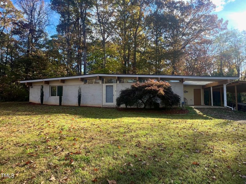 2212 Lakeshore Dr, Raleigh, NC 27604
