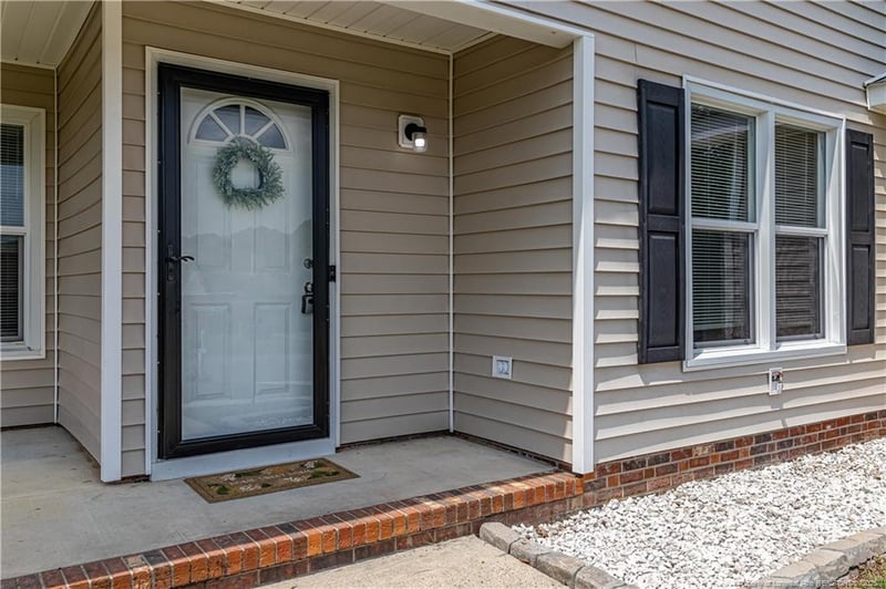 2212 Mossycup Ln, Fayetteville, NC 28304