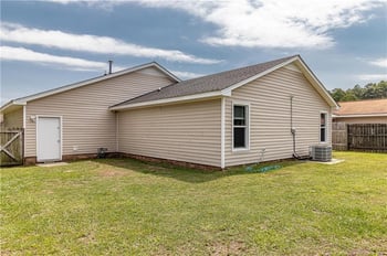 2212 Mossycup Ln, Fayetteville, NC 28304