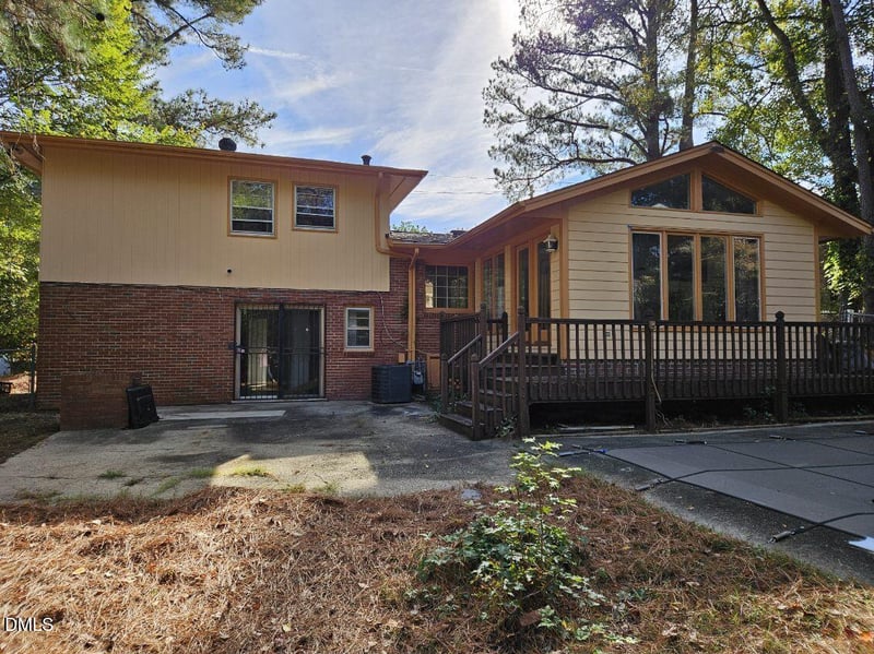 2212 Sanderford Rd, Raleigh, NC 27610