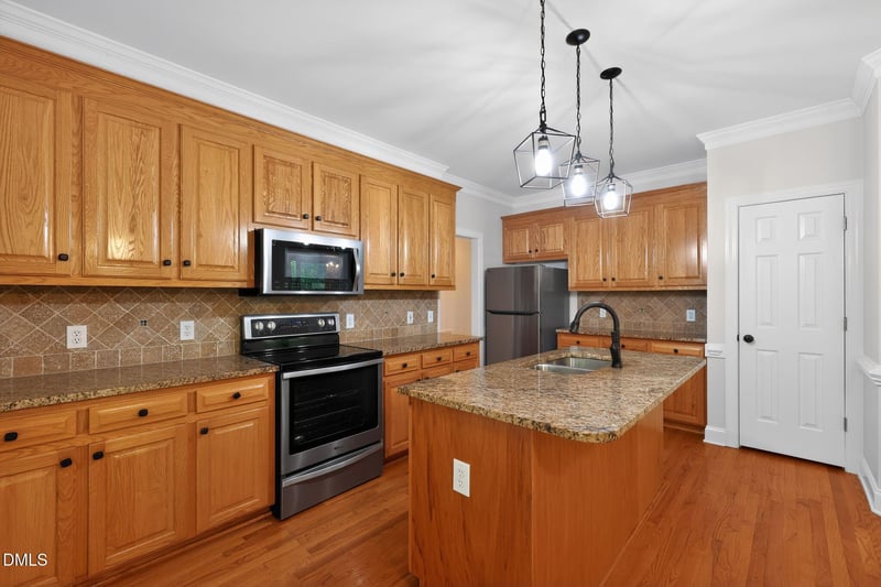 2212 Wheelerbrook Ct, Raleigh, NC 27603