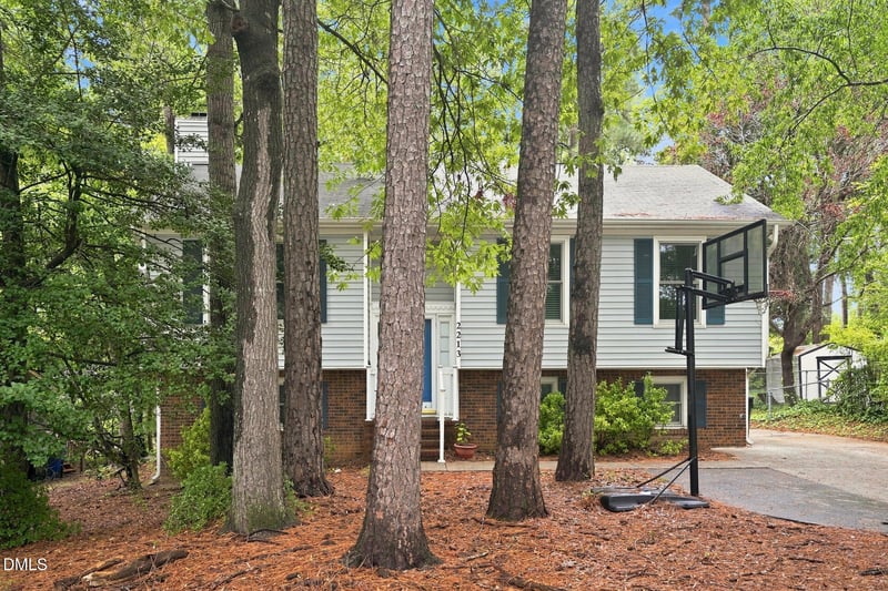 2213 Carthage Cir, Raleigh, NC 27604