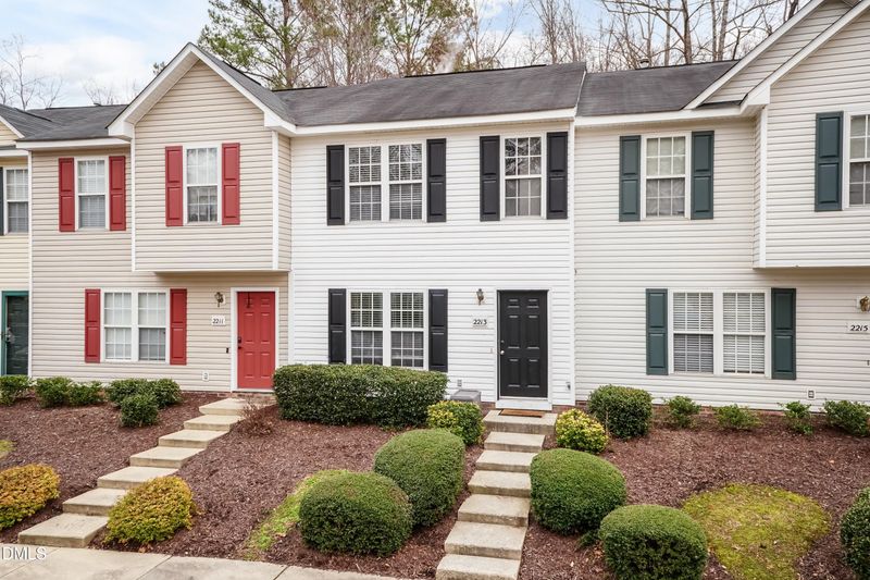 2213 Violet Bluff Ct, Raleigh, NC 27610