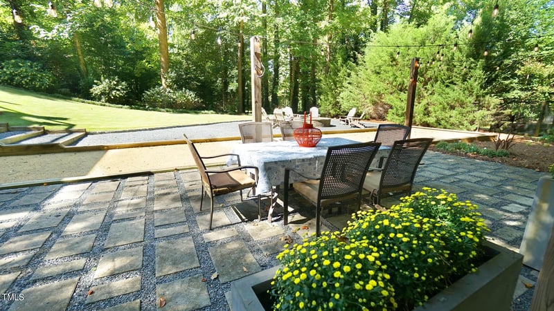 2213 Weybridge Dr, Raleigh, NC 27615