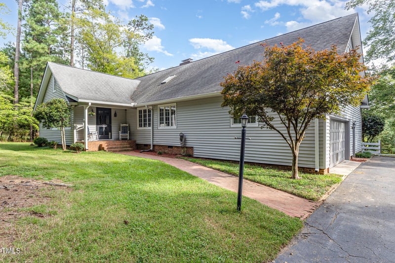 2215 Southern Rd, Sanford, NC 27330