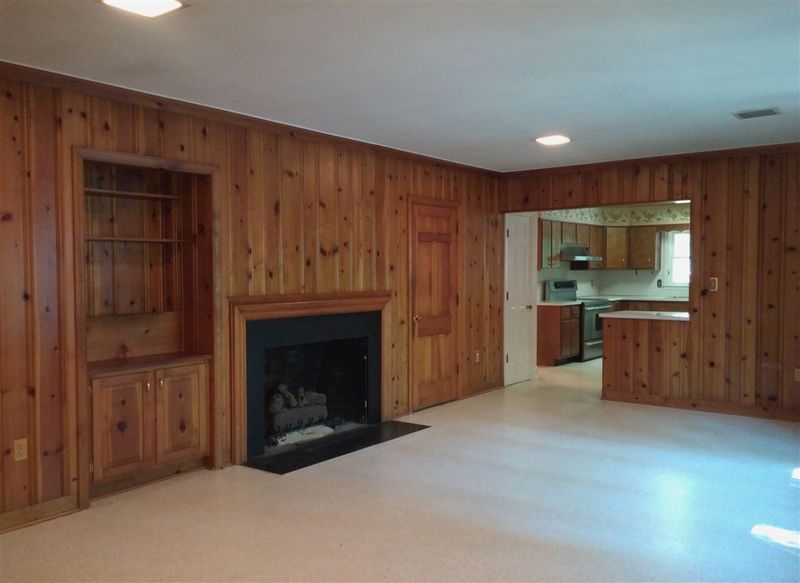 2215 Stuart Dr, Durham, NC 27707