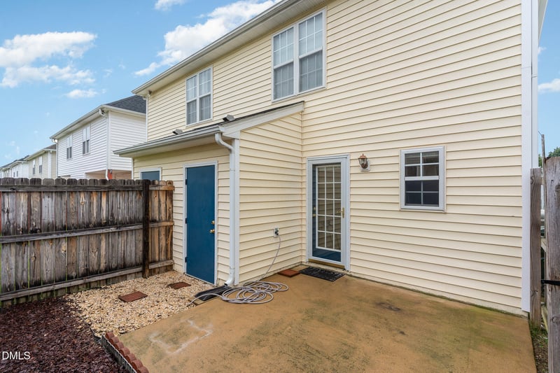 2215 Turtle Point Dr, Raleigh, NC 27604