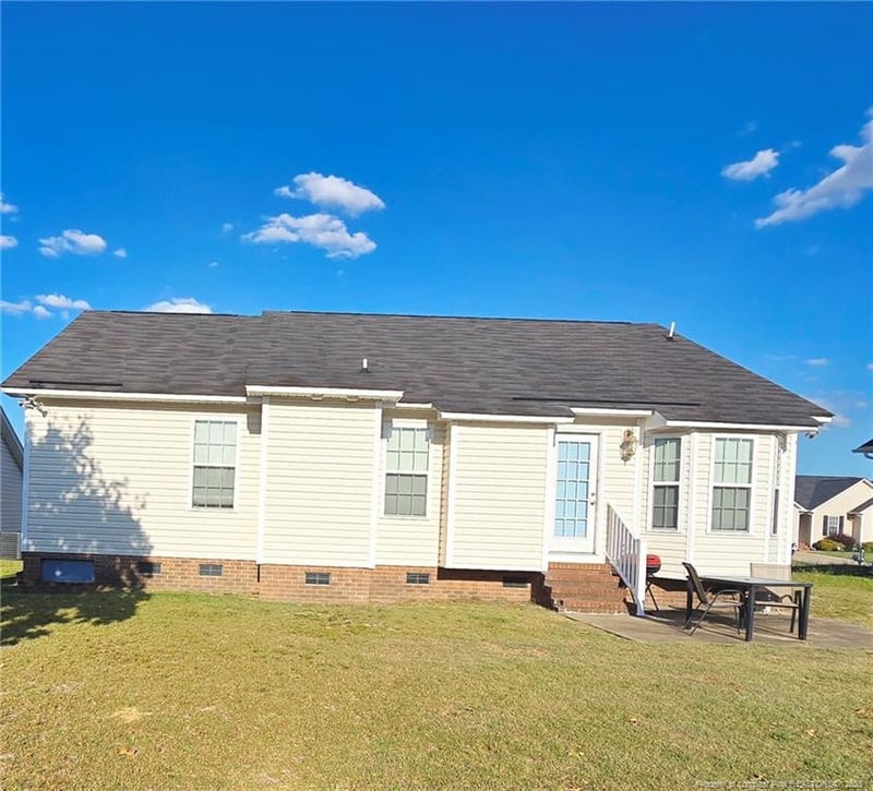 2216 Cliff Swallow Dr, Fayetteville, NC 28306