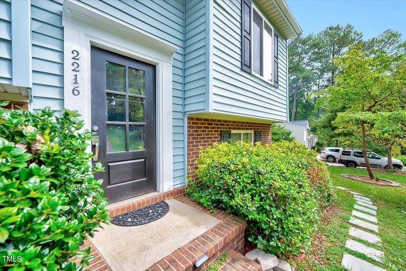 2216 Lawrence Dr, Raleigh, NC 27603
