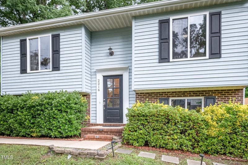 2216 Lawrence Dr, Raleigh, NC 27603