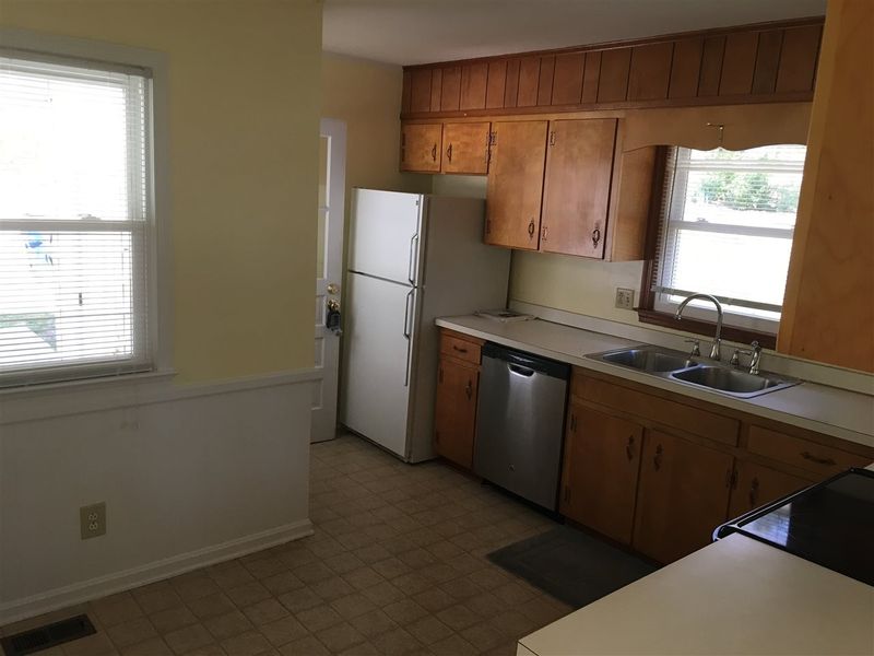 2216 Sierra Dr, Raleigh, NC 27603