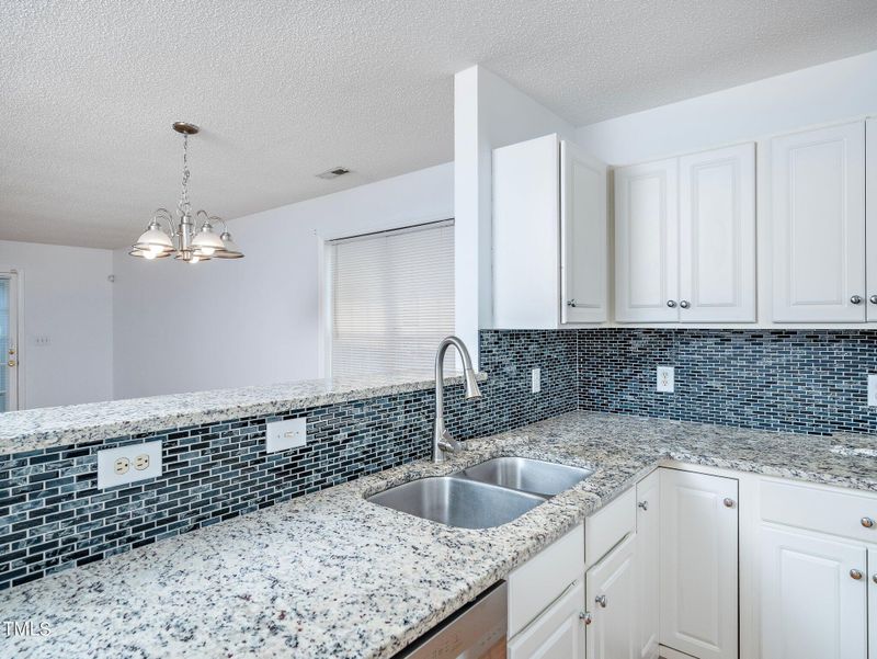 2216 Turtle Point Dr, Raleigh, NC 27604