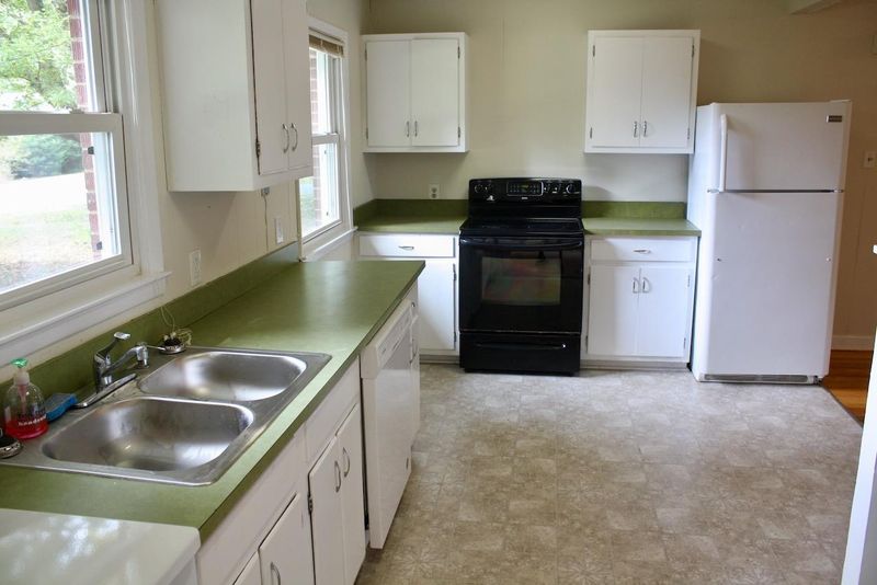 2216 Young St, Burlington, NC 27215