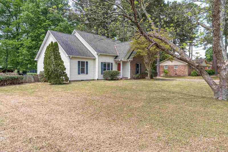 2217 Conestoga Dr, Durham, NC 27705