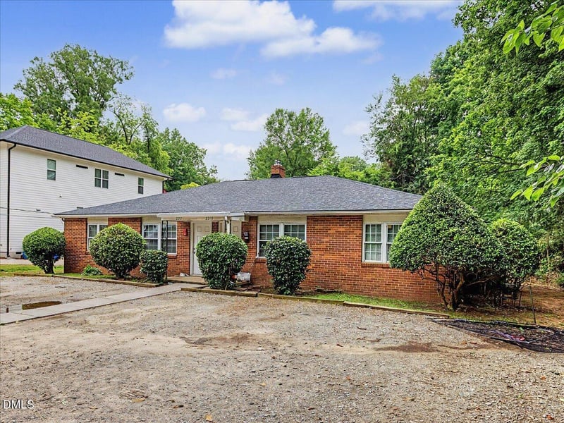 2217 Garden Pl, Raleigh, NC 27607