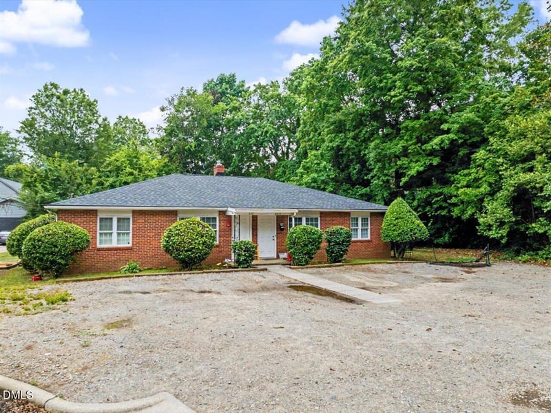 2217 Garden Pl, Raleigh, NC 27607