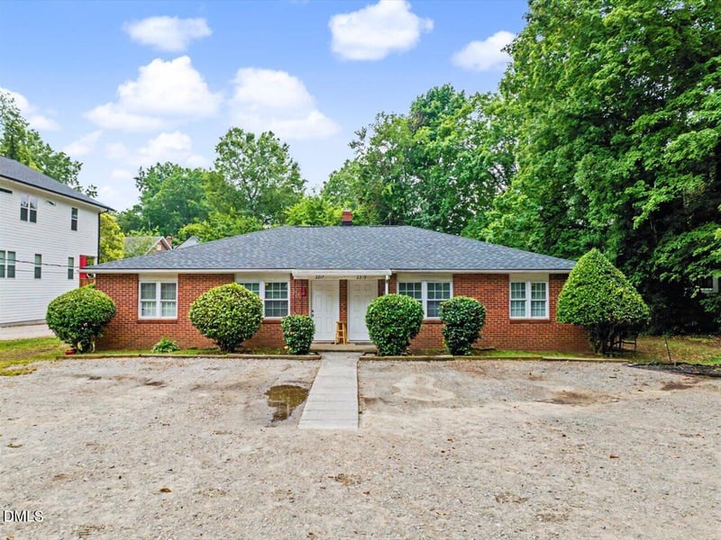 2217 Garden Pl, Raleigh, NC 27607