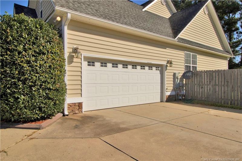 2217 Taylor Made Dr, Hope Mills, NC 28348