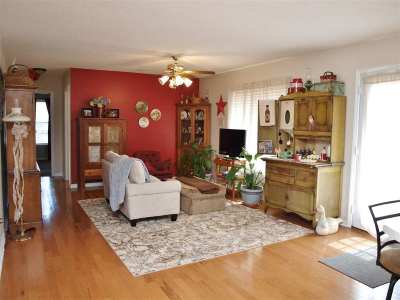 2217 Us 70, Mebane, NC 27302