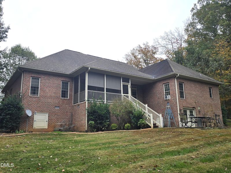2218 Millbrook Dr, Haw River, NC 27258