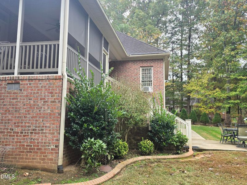 2218 Millbrook Dr, Haw River, NC 27258