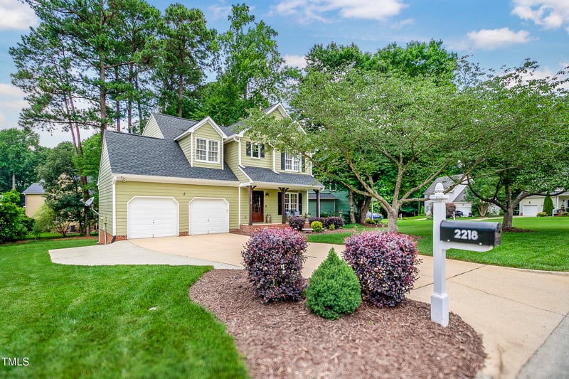 2218 Watersglen Dr, Apex, NC 27502